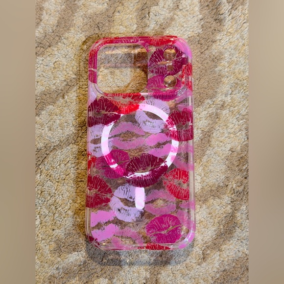 Velvet Caviar Kiss Me 17 Pro Case - Picture 2 of 3